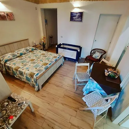 Guest house Dimora Dei Gelsi 3*
