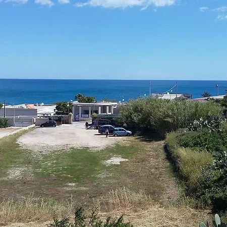 Guest house Dimora Dei Gelsi 3*